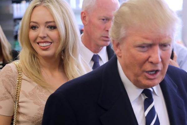 TRAMP PRVI PUT UOČEN U JAVNOSTI POSLE UPADA U KONGRES: Spakovao kofere!