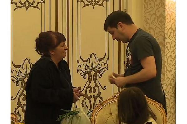 IVAN MARINKOVIĆ NEPRISTOJAN PREMA BAKI LINDI: Prvo veče je izbacio iz KREVETA, pljušte KRITIKE!