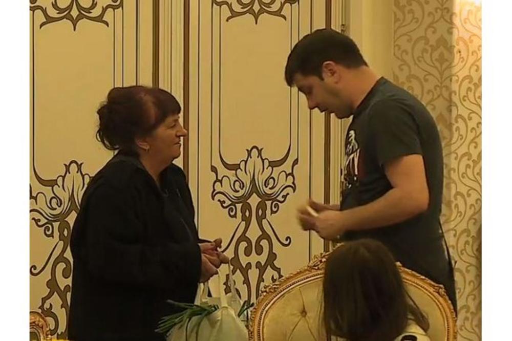 IVAN MARINKOVIĆ NEPRISTOJAN PREMA BAKI LINDI: Prvo veče je izbacio iz KREVETA, pljušte KRITIKE!