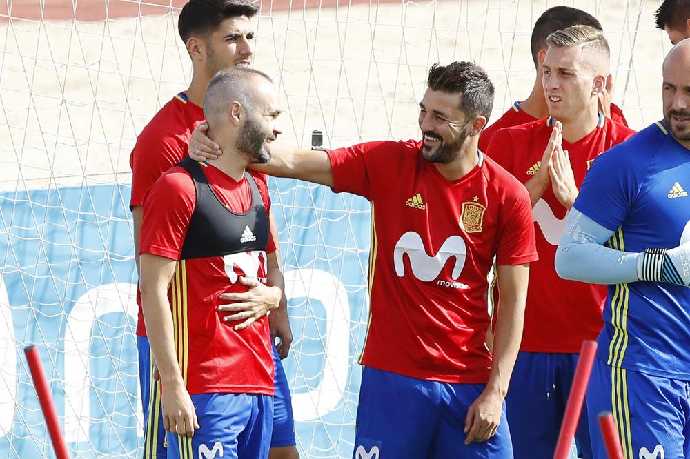 UJEDINJENJE BARSINOG TANDEMA U JAPANU: Kakva timčina je stvorena - Inijesta, Podolski i David Vilja!