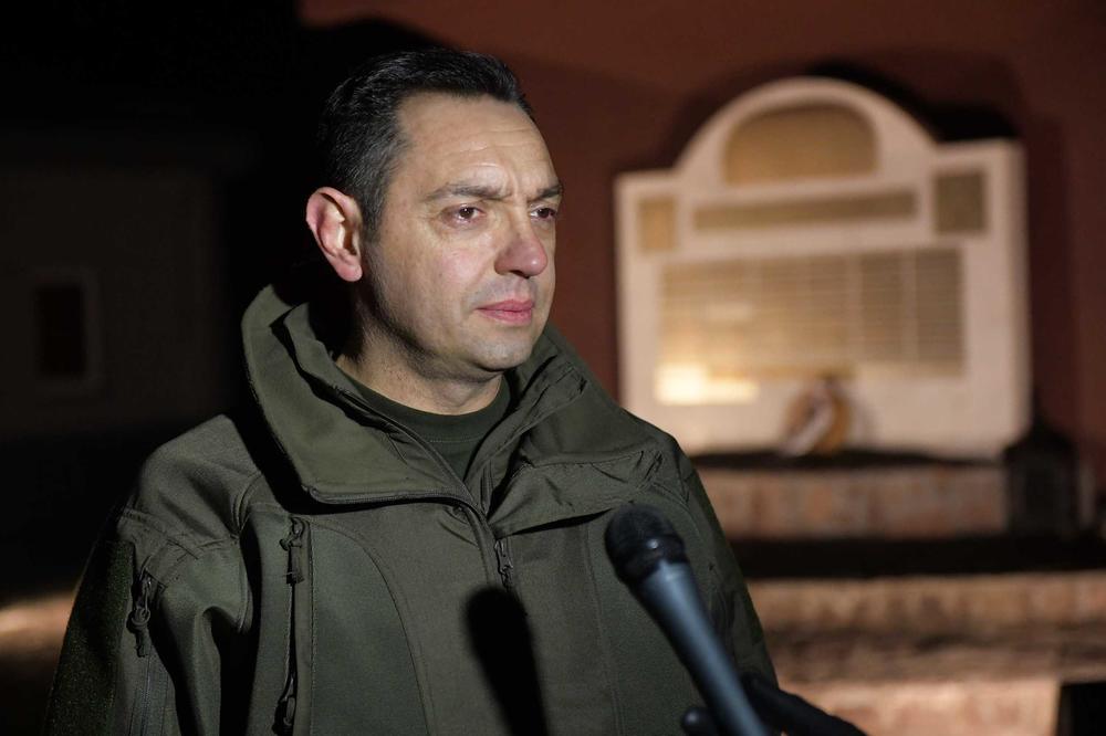 600 MUŠKARACA IZNAD 30 GODINA POZVANO U VOJSKU:  Kazna za neodazivanje 50.000, a sada se i Vulin se PRIJAVIO!