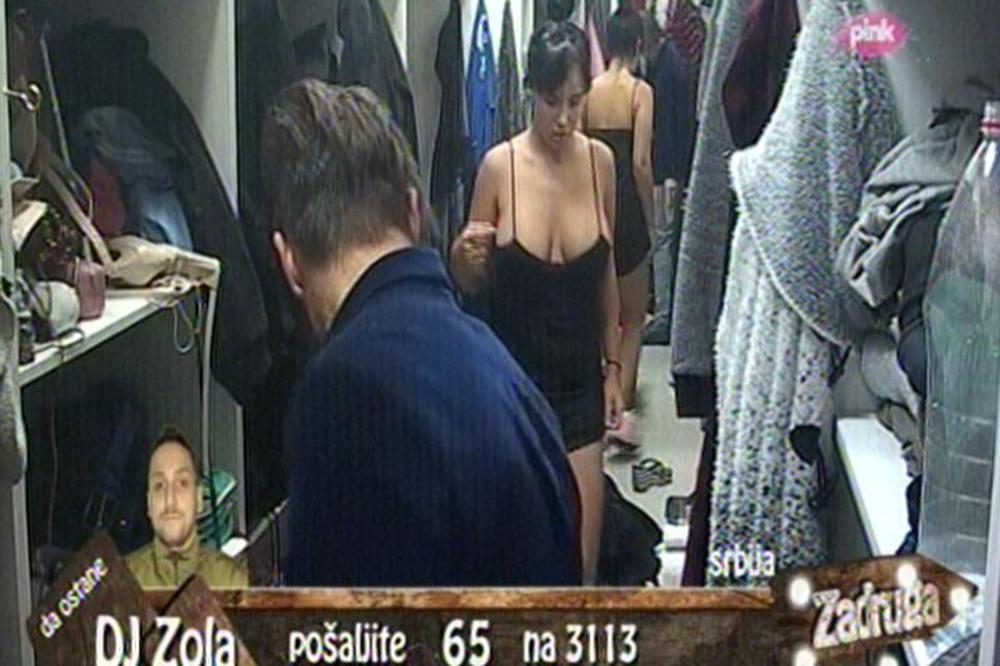 ALEKSANDRA SUBOTIĆ OPET POČASTILA GLEDAOCE VRELIM PRIZOROM: Skinula se DO GOLE KOŽE i pokazala grudi (VIDEO)