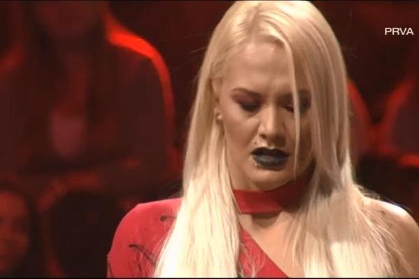 TAKMIČARKA ZVEZDA GRANDA SE POTPUNO SLOMILA I RASPLAKALA NA BINI: Kad je njena majka to videla, pozlilo joj je!