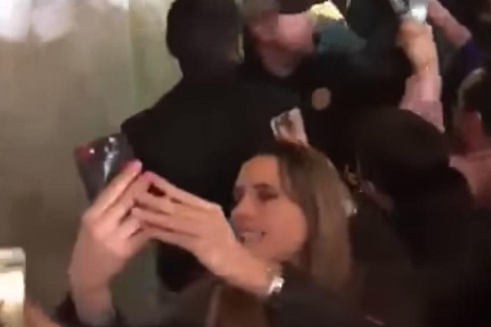 MARADONA U KLINČU SA NAVIJAČIMA: Vikali mu da može da im ga malo... On ih psovao najsočnije moguće!