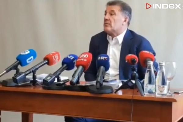 NOVI SKANDAL ZDRAVKA MAMIĆA: Čuo sam da oralno zadovoljavaš druge muškarce! Možete vi prvo meni da...