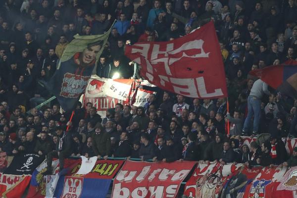 ENGLESKI NOVINAR KOJI JE ODUŠEVIO SRBE STIGAO U BEOGRAD: Isprozivao je tzv. Kosovo, a sad hoće da gleda Zvezdu!