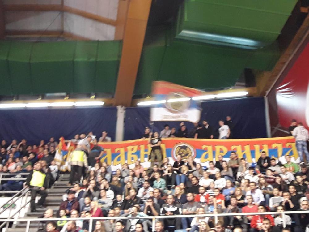 Srpski navijači u Pioniru