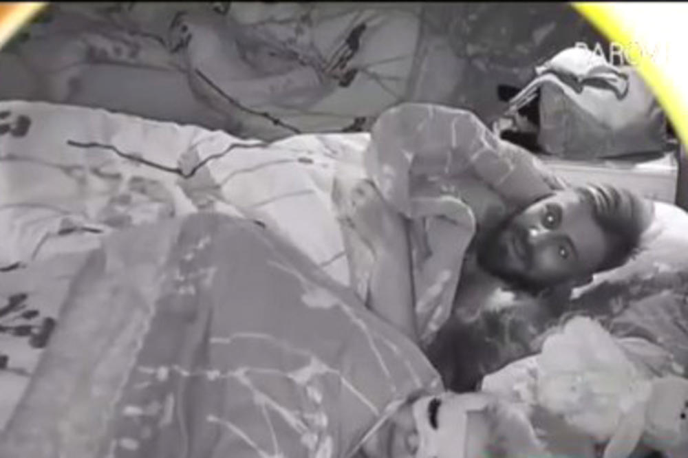 TAKMIČARI NISU MOGLI DA SPAVAJU OD NJIHOVOG SE*SA: Samo što je ušao u vilu, a Enisa mu se već PREPUSTILA! (VIDEO)
