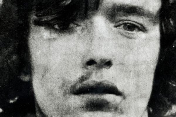 TROJE DECE JE ZAKLAO, A NJIHOVA TELA OKAČIO NA OGRADU: Sada, nakon 45 godina u zatvoru, izlazi na slobodu