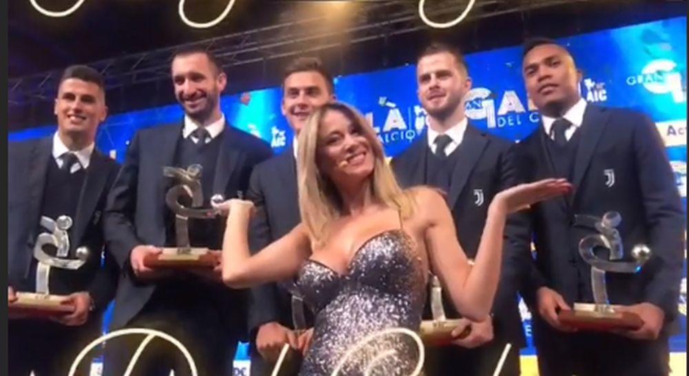 Voditeljka programa Dileta Leota sa igračima  