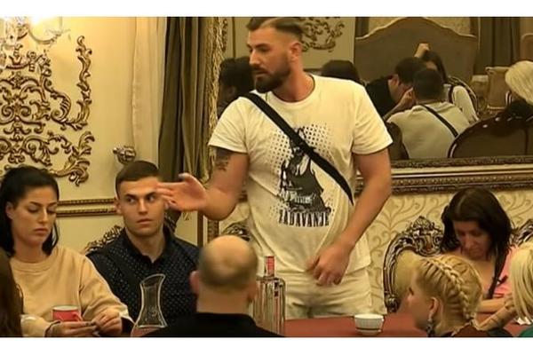 VUYA IMA KOMPLEKSE ZBOG NJEGA: Čitava vila ŠOKIRANA ovim priznanjem! (VIDEO)