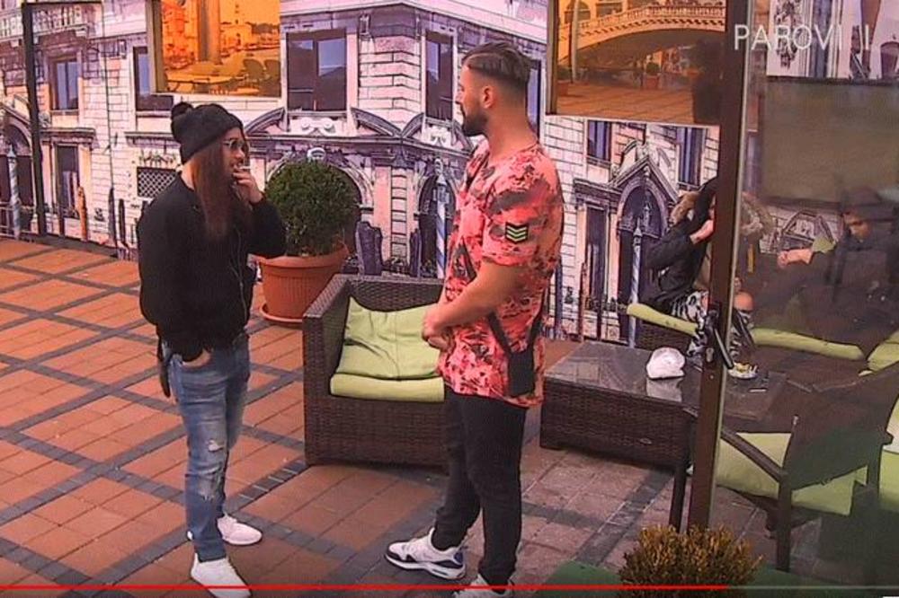 ENISA JE NEZASITA: Vuya se pohvalio detaljima iz kreveta s Enisom!