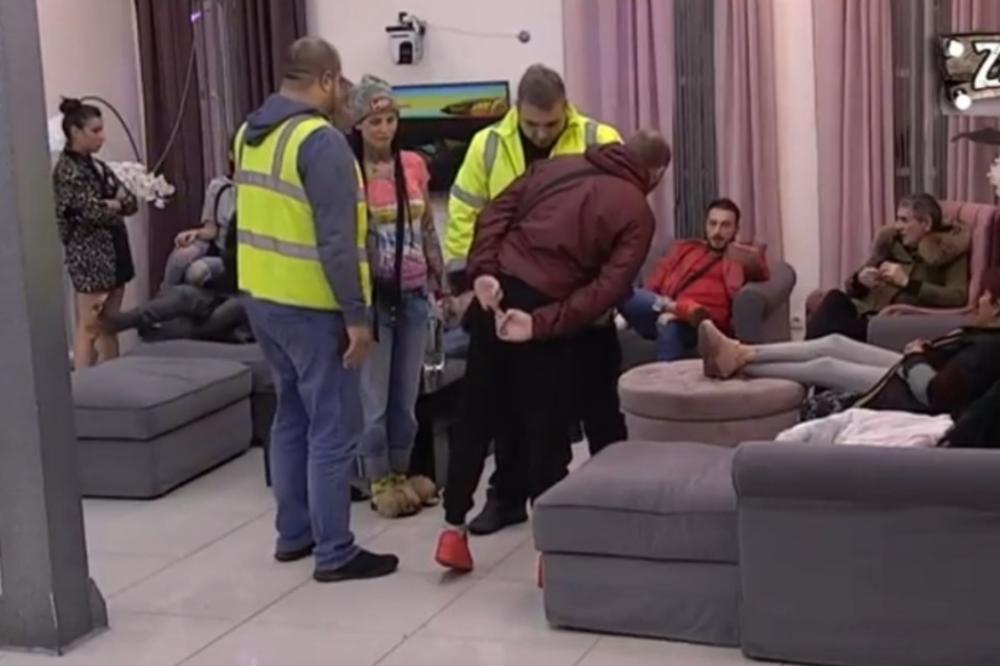 PONOVO ĆE MU TREBATI GIPS? Obezbeđenje ZAKASNILO! Dobio je takav UDARAC, da mu nije bilo dobro! (VIDEO)