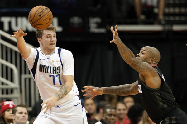 PSUJ NA SRPSKOM DA NE POPIJEŠ TEHNIČKU: Dončić sočno, kao kočijaš, psovao na meču! Sva sreća da ga nisu razumeli!