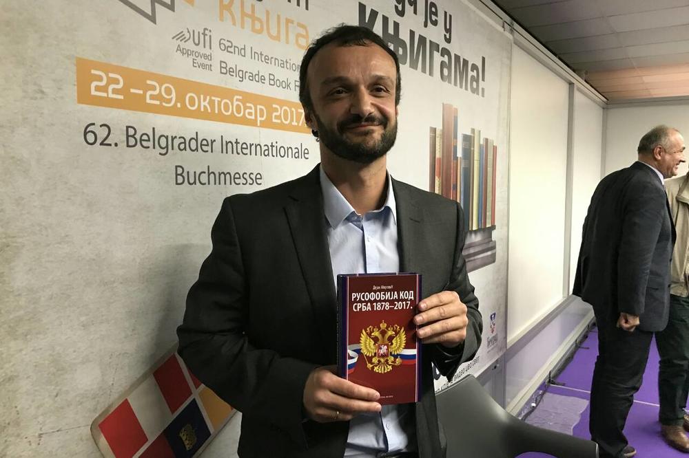 ZAUSTAVLJEN NA GRANICI: Još jednom srpskom intelektualcu zabranjen ulazak u Crnu Goru