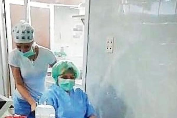DOKTORKA DANICA GRUJIČIĆ BACILA JE SRBIJU NA KOLENA: Ovako je došla da operiše, kapa dole za nju! (FOTO)