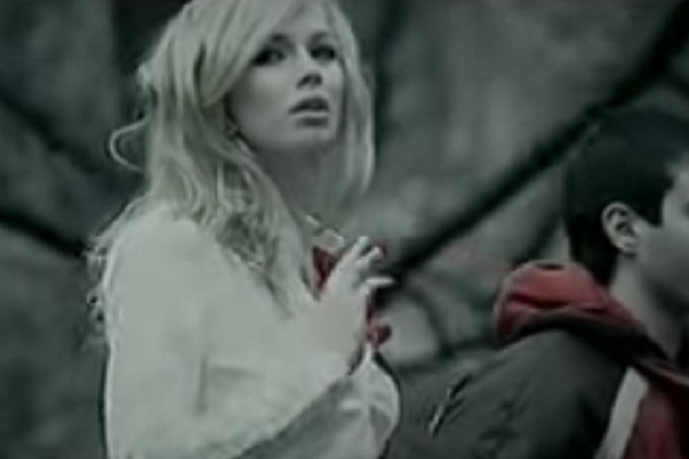 ŽENA NIKOLE KOJA BILA JE U ČOLINOM SPOTU I NESTVARNO JE LEPA! Ona je prava prirodna LEPOTICA koja je smirila glumca