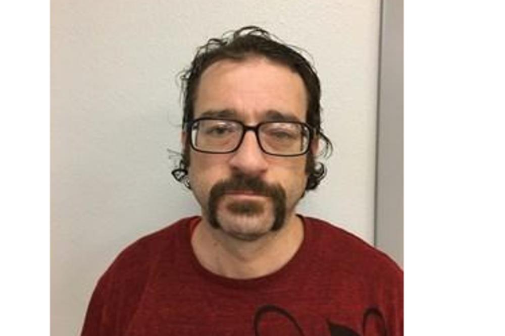 OVOG ČOVEKA JE POLICIJA TRAŽILA PREKO FEJSBUKA: Kada su pogledali komentare na objavi, nisu mogli da veruju!