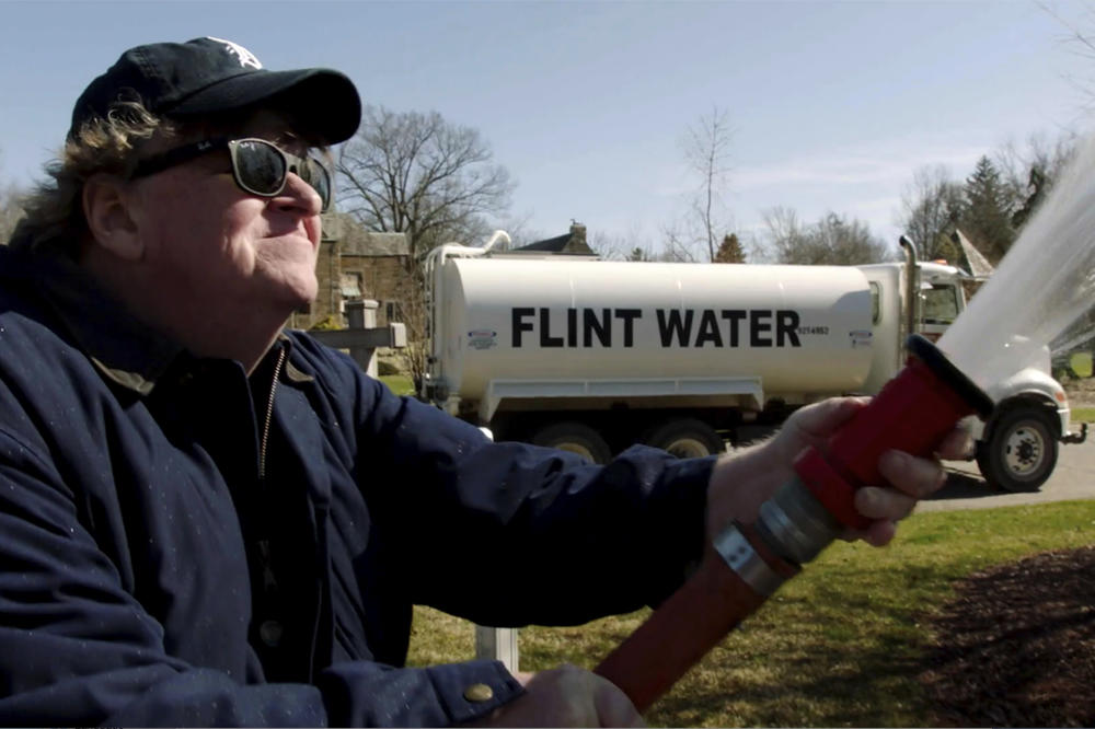 FARENHAJT 11/9: Majkl Mur poziva Amerikance da otkriju socijalizam (VIDEO)