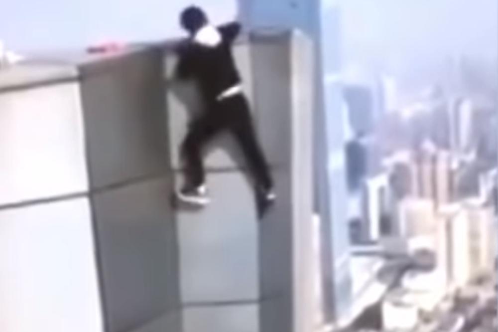 HTEO JE DA OPALI SELFI ZA 19.000 DOLARA: Visio je s ogromne zgrade, a onda se dogodio trenutak nepažnje...