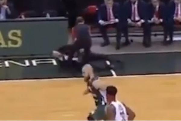 SUDIJA PATOSIRAO DEJVIDA BLATA: Trener Olimpijakosa poljubio patos u Litvaniji!