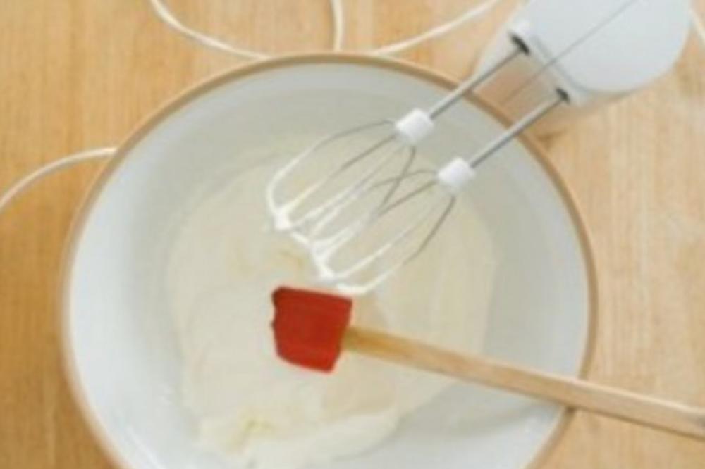 ZA SEKUND SKINITE KREM ILI TESTO SA ŽICE MIKSERA: Kulinarski trik koji će oduševiti sve DOMAĆICE