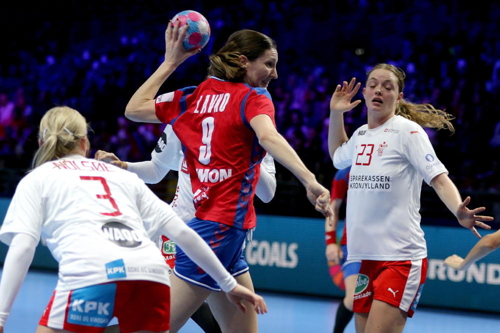 Jelena Lavko u akciji protiv Danske  