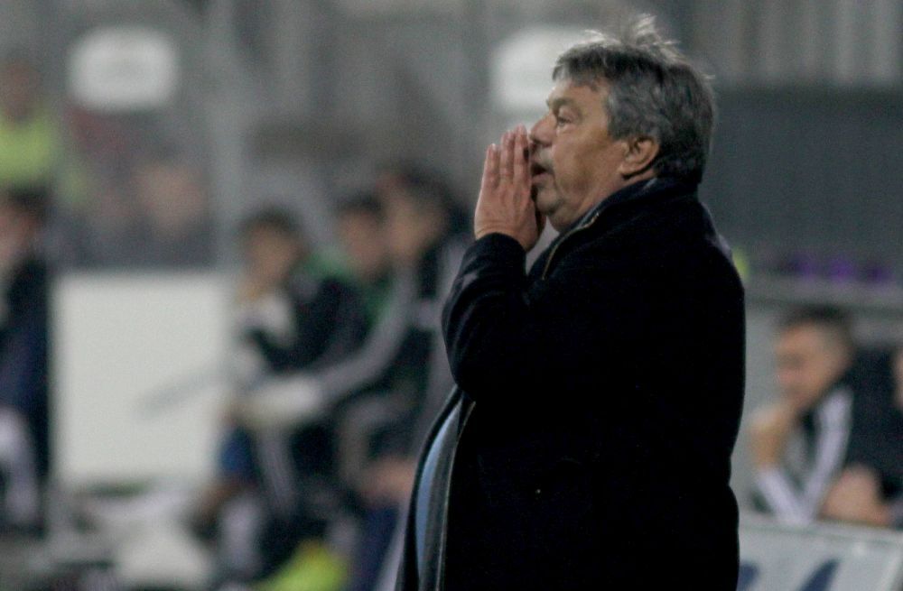 Milorad Kosanović je isključen sa klupe Napretka na poluvremenu  