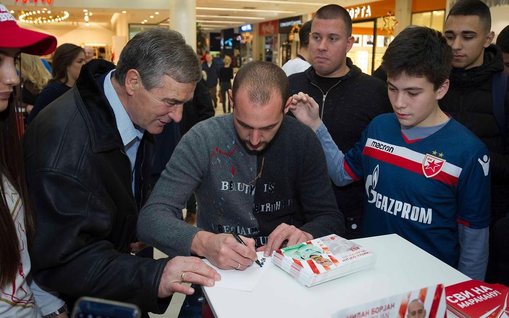 Milan Borjan sa navijačima od 7 do 77 godina  