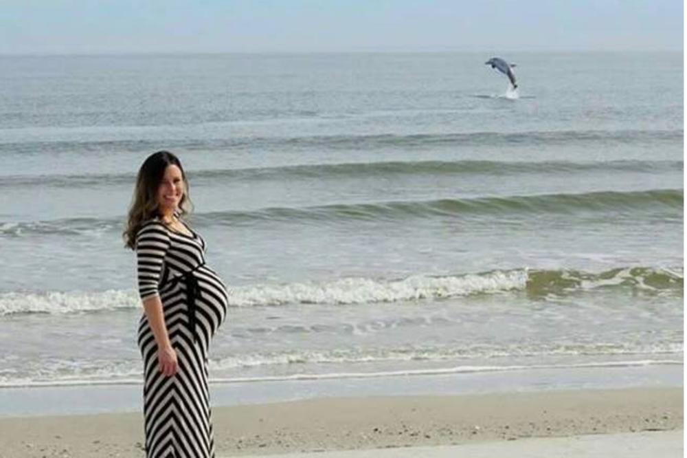 FOTOGRAFISAO JE SVOJU TRUDNU ŽENU, A IZA NJE SE ODIGRALA MAGIJA: Ovu fotografiju će pamtiti ZAUVEK! (FOTO)