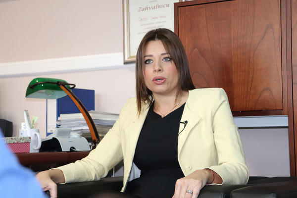 OVA ŽENA JE UPRAVO UPUTILA NAJJAČU PORUKU POVODOM NASILJA ISPRED SKUPŠTINE: Nasilnici će dobro da razmisle