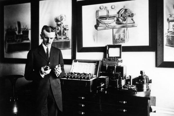 OVAJ ČOVEK JE BIO NAJBOLJI PRIJATELJ NIKOLE TESLE: Tvrdio je da ga jedino on razume, svi smo čuli za njega (FOTO)