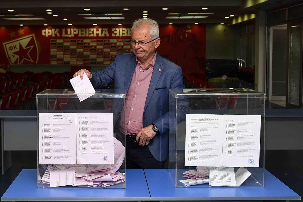 ZVEZDA SE NIJE POJAVILA NA GLASANJU ZA VAR: Oglasio se Mijailović i objasnio stav kluba iz Ljutice Bogdana!