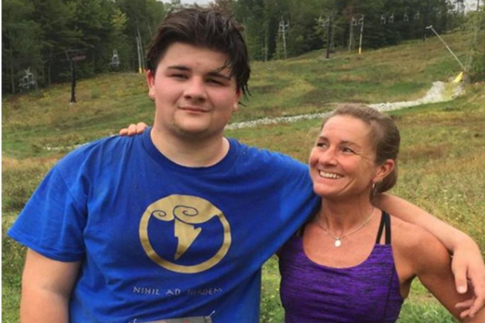 MAJKU JE UBILA DOK JE GRLILA, A ZATIM JE ZAKLALA OCA I PSA: Andrea (17) je poštedela smrti samo brata uz OVE REČI!