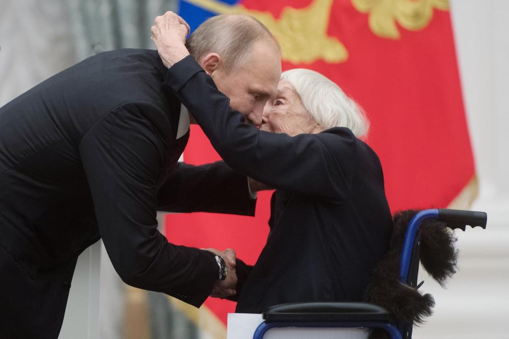 PUTIN JOJ JE LIČNO ČESTITAO 90. ROĐENDAN! Preminula Ljudmila Aleksejeva, NAJVEĆI BORAC ZA LJUDSKA PRAVA