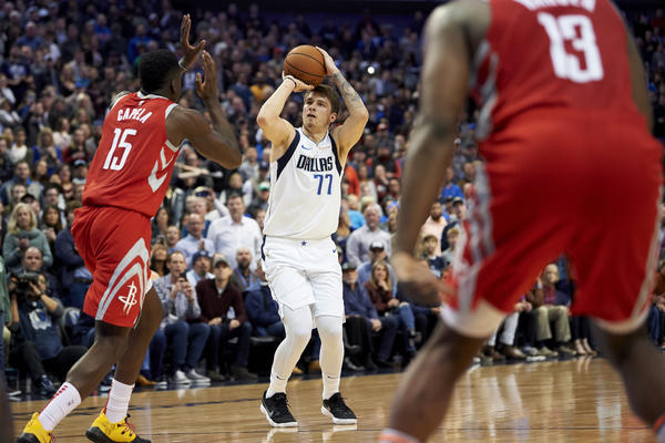 TOP 10: Leri kuca kao zver, Dončićeva trojka za rušenje Raketa i sjajni Zek Lavin!