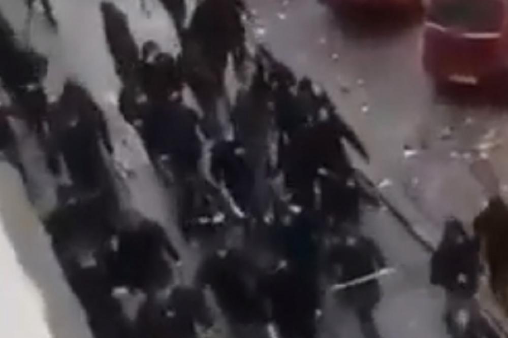 HAOS NA BANJICI: Tuča navijača pred utakmicu Rad - Partizan!