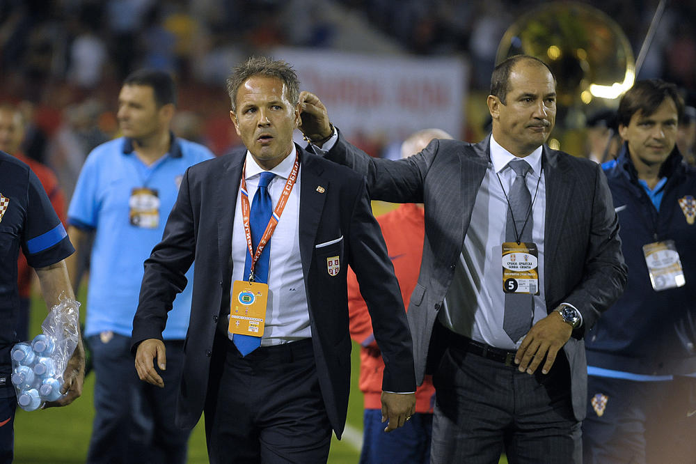 STRAVIČNO: Štimca nemilosrdno tukao pijani sin! Luka udario i sestru, a potom pao i teško se povredio!