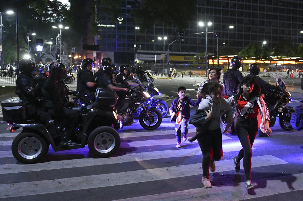 "PLAŠIM SE DA ĆE NEKO IZGUBITI ŽIVOT"! GRAD U KOME SE MEŠTANI PLAŠE DA IZAĐU IZ KUĆE: Nasilje vlada ulicama