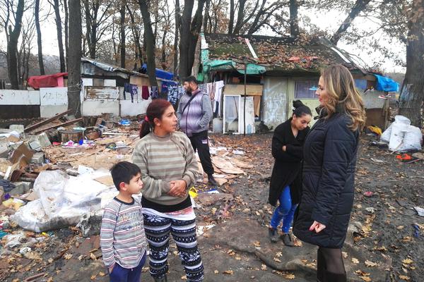 DISKRIMINACIJA I NASILJE SU NEDOPUSTIVI! Brankica Janković OBIŠLA ROMSKO NASELJE i čestitala Dan ljudskih prava