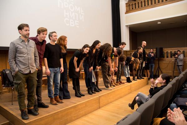 JUTRO ĆE PROMENITI SVE: Višeminutni aplauzi, suze i osmesi, na svečanom završetku serije u Kinoteci