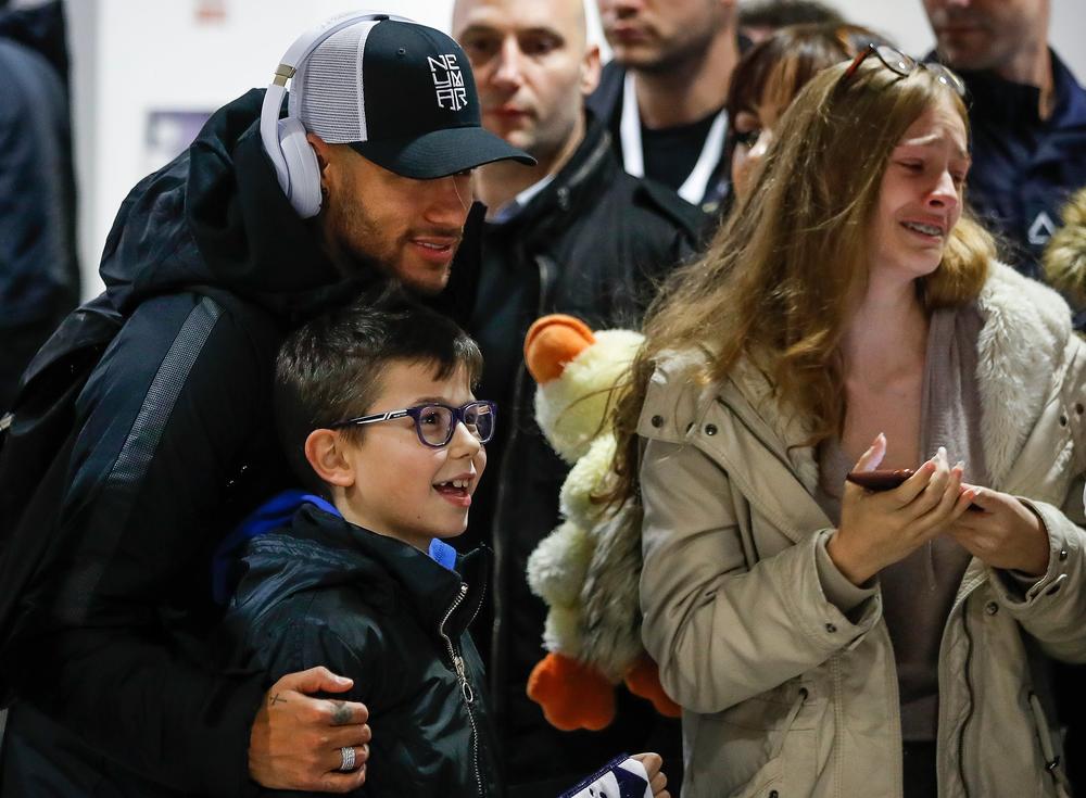 Devojčica plače zbog Nejmara  