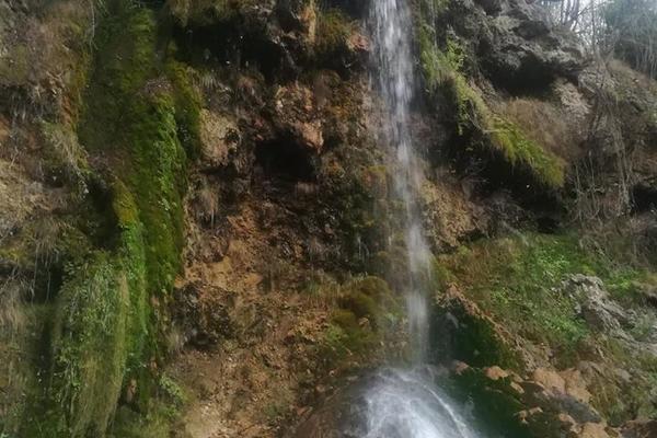 JEDNA OD NAJATRAKTIVNIJIH HIDROLOŠKIH VREDNOSTI ZLATIBORA: Posetili smo vodopad u Gostilju! (VIDEO)