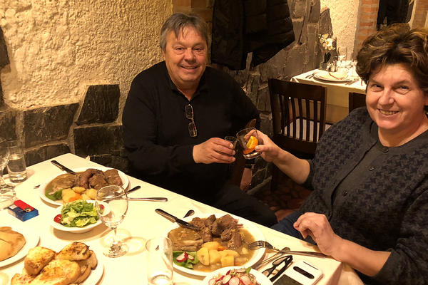 ODUŽIO SE: Kosanović prvo izvređao novinarku, pa je izveo na večeru!