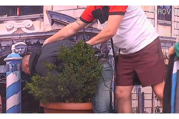 VANREDNO STANJE U VILI: Takmičaru pozlilo u sred emisije, čeka se dolazak HITNE POMOĆI!