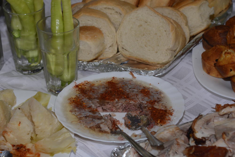 OVE NAMIRNICE DOVODE DO TEŠKIH BOLESTI, A SRBI IH JEDU KAO LUDI! Ne mogu bez njih, a jako su OPASNE (FOTO)