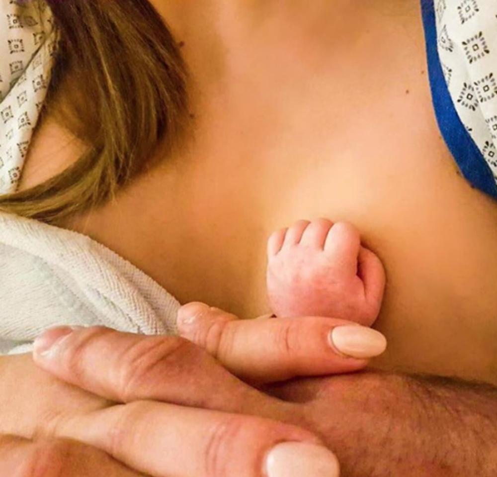 Goga Sekulić: Prva fotka majke i bebe