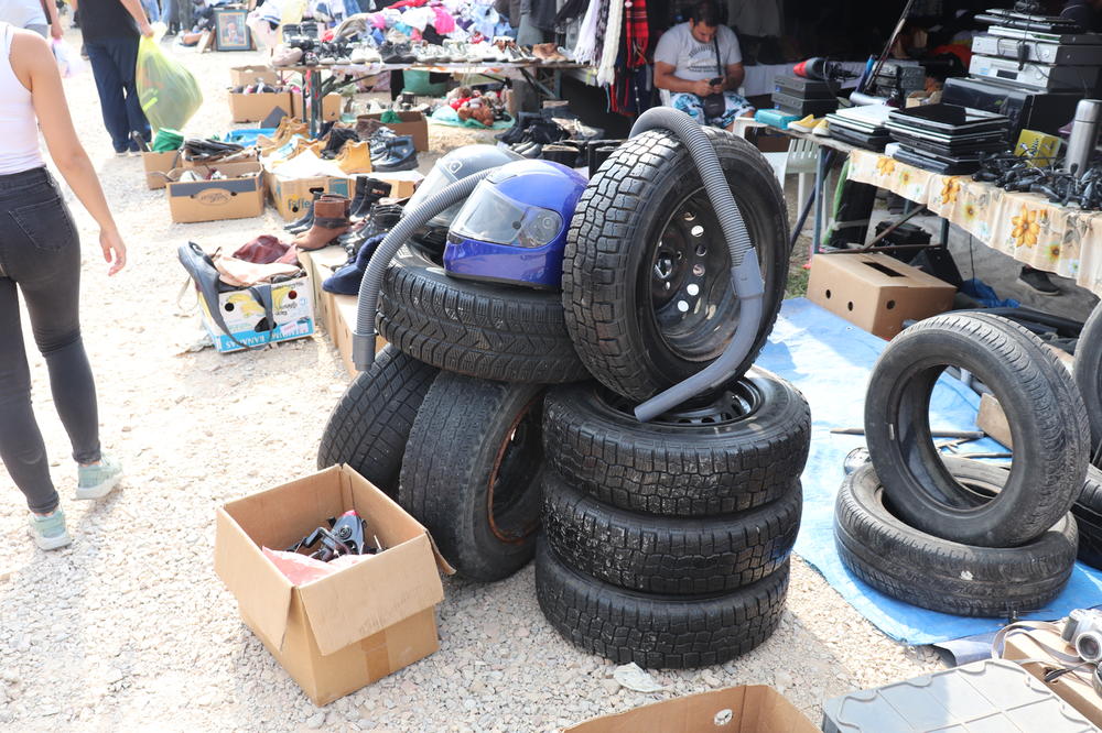 AKO HOĆEŠ DOĐI, AKO NE VOZDRA! Besna poruka prodavca guma iz BG-a postala je HIT na internetu (FOTO)