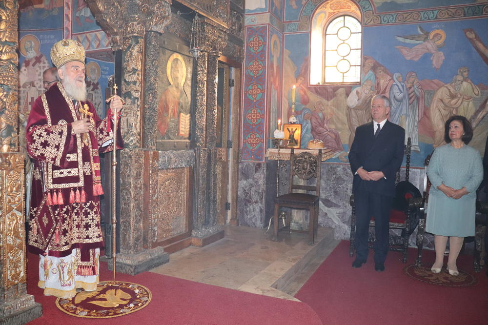 DAĆE BOG DA KARAĐORĐEVIĆI PONOVO VLADAJU! Patrijarh Irinej POMOLIO se da Srbija opet bude KRALJEVINA (VIDEO)