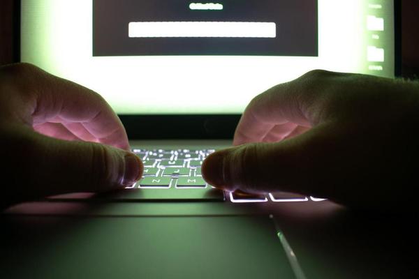 SAJBER NAPAD! Hakeri upali na sajt MIP Francuske i OJADILI PODATKE!